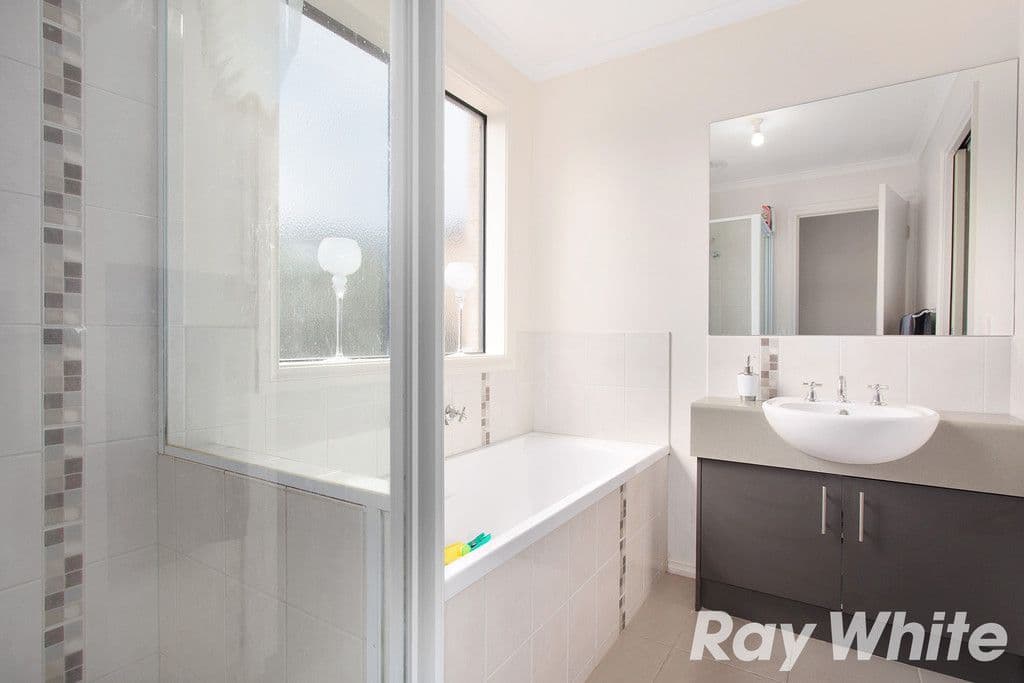 108 Ahern Road, Pakenham VIC 3810, Pakenham - Thumbnail 6