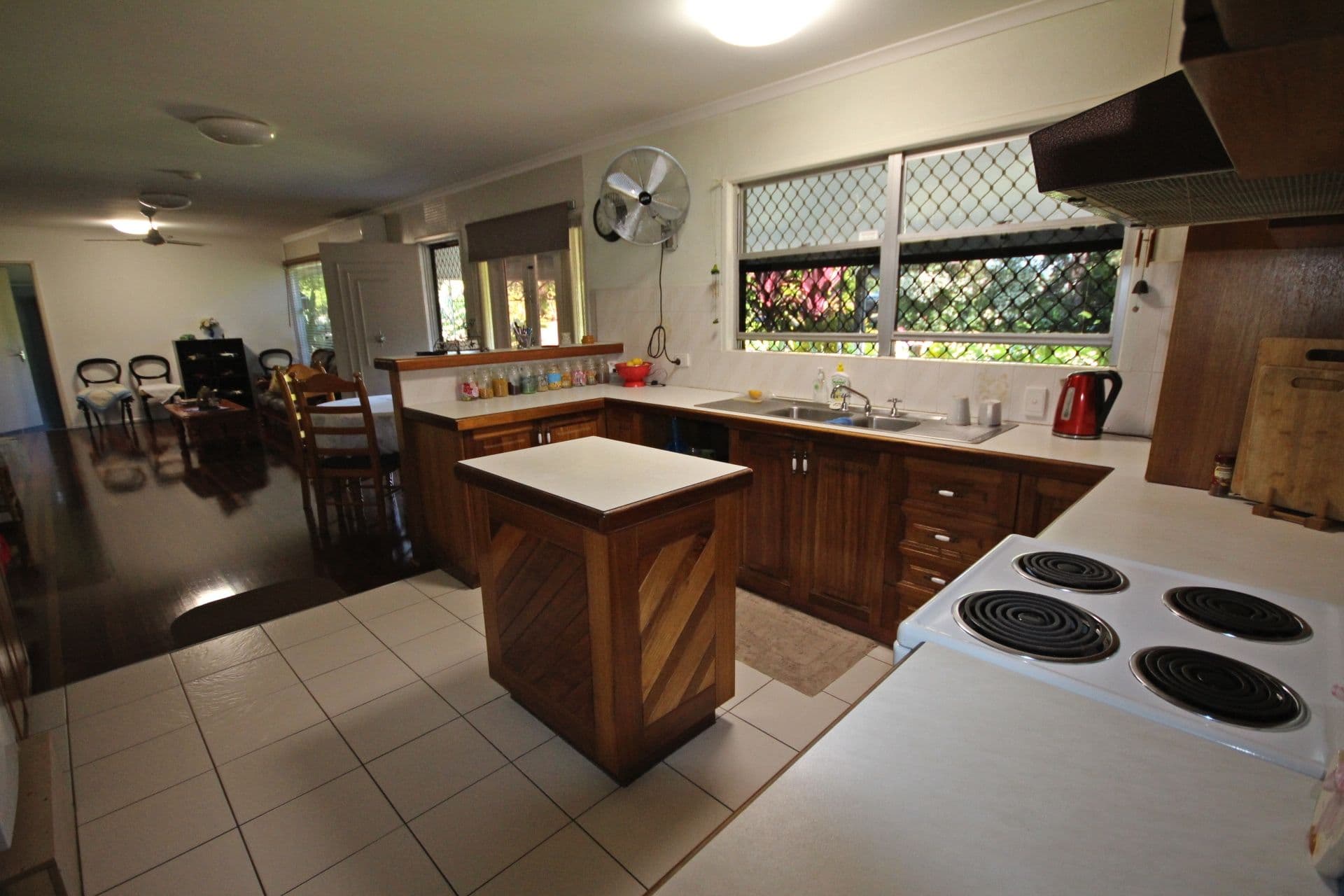 5 Beagrie Street, Sarina QLD 4737, Sarina - Thumbnail 3