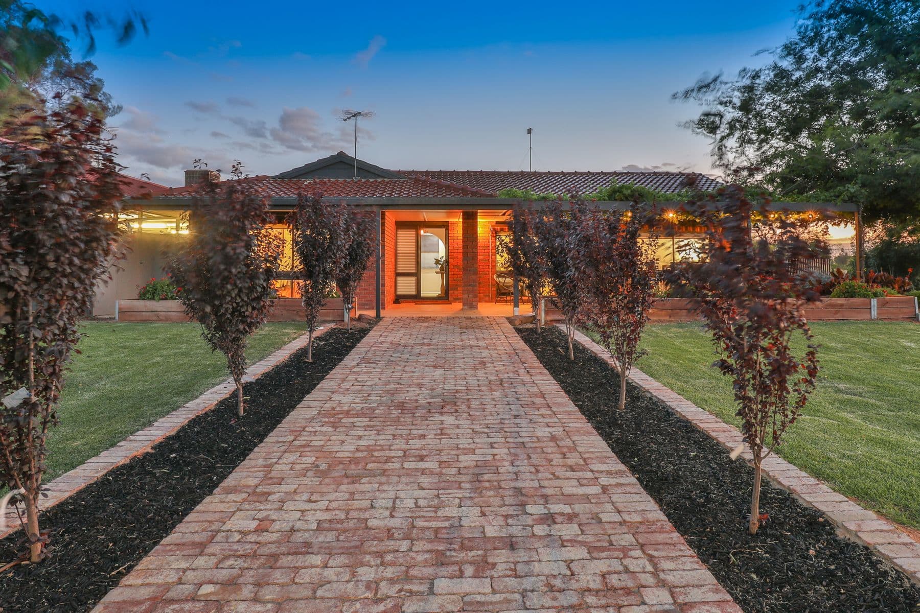 3350 Deakin Avenue, Mildura - Thumbnail 2