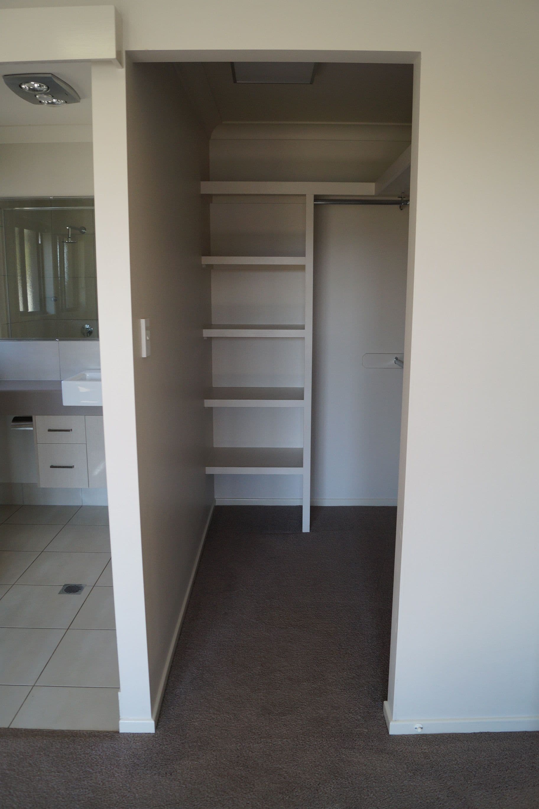 8 Newman Drive, Emerald QLD 4720, Emerald - Thumbnail 6