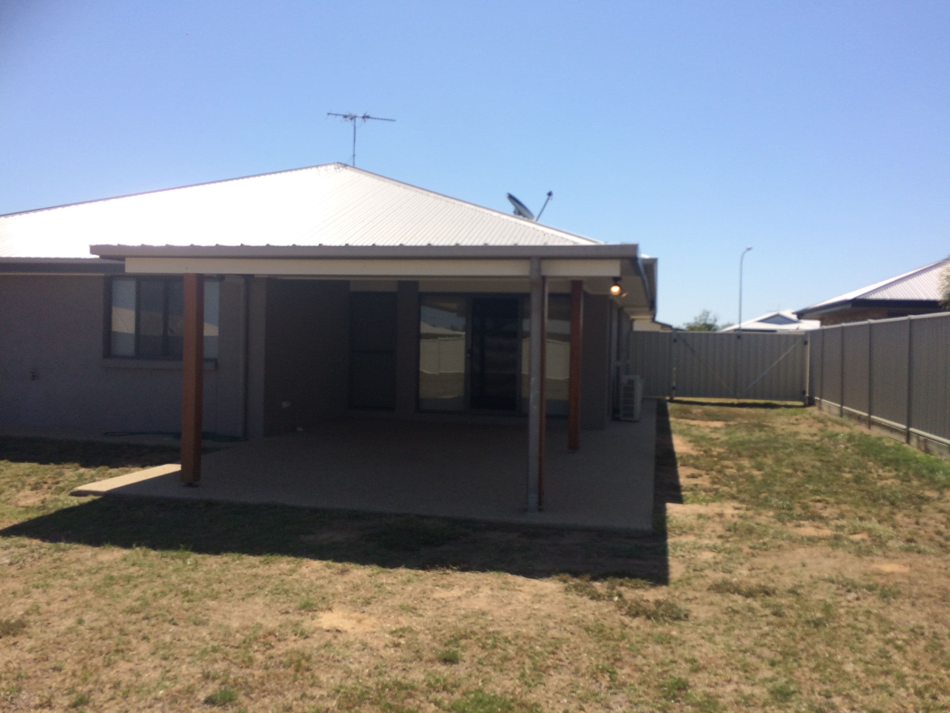 8 Newman Drive, Emerald QLD 4720, Emerald - Thumbnail 8