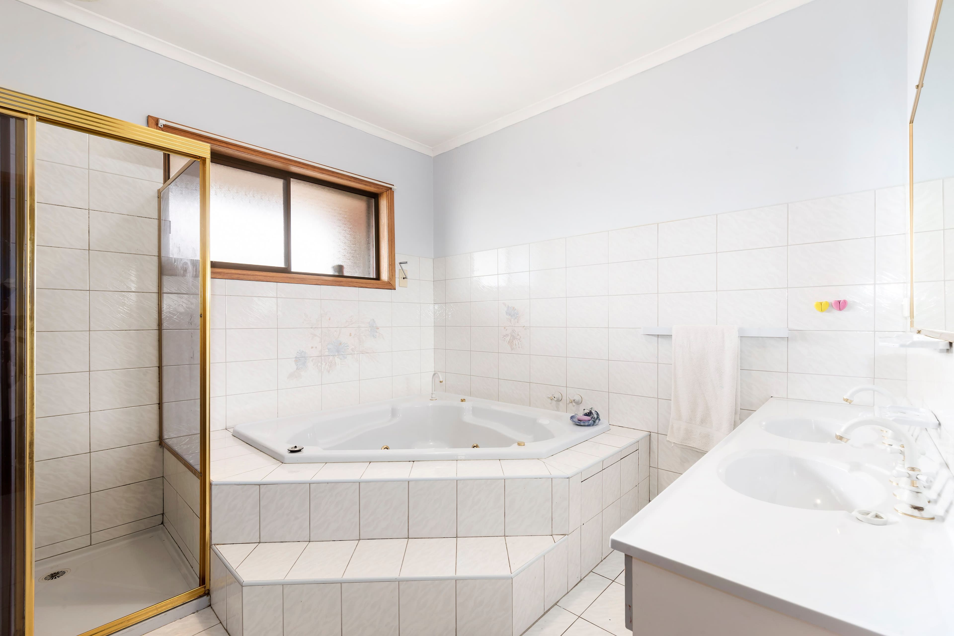 15 Brabham Drive, Mill Park VIC 3082, Mill Park - Thumbnail 8