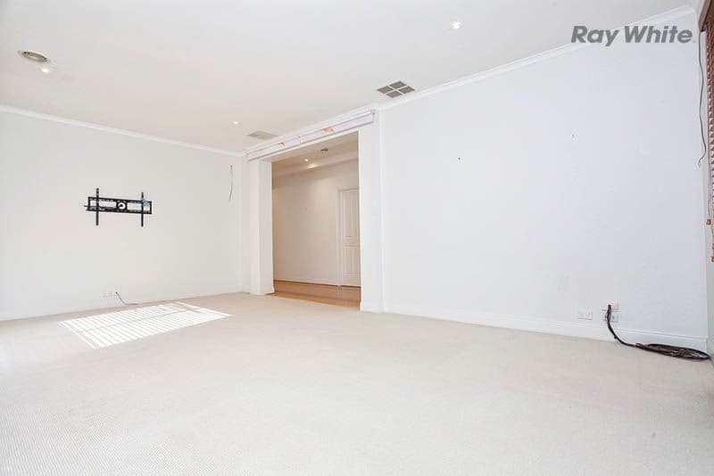 4 Springbank Court, Sanctuary Lakes VIC 3030, Sanctuary Lakes - Thumbnail 6