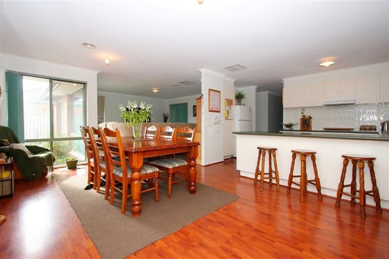 12 Herrington Turn, CAROLINE SPRINGS VIC 3023, Caroline Springs - Thumbnail 4