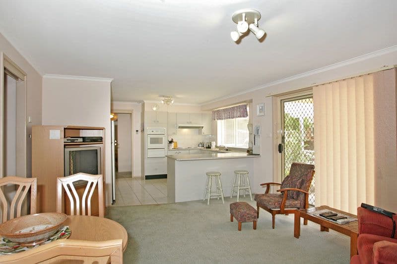 37 Twin Lakes Drive, LAKE HAVEN NSW 2263, Lake Haven - Thumbnail 7