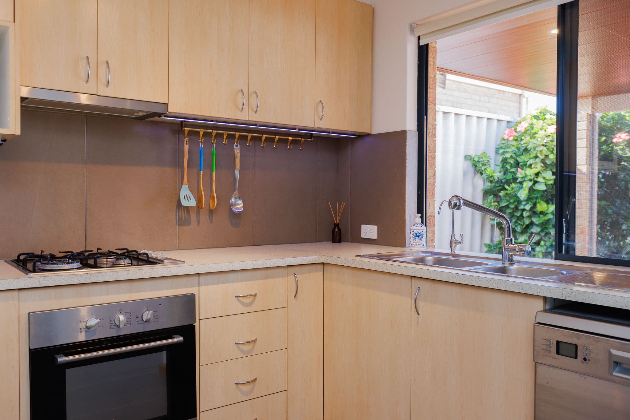 18-20 The Crescent, Redcliffe WA 6104, Redcliffe - Thumbnail 3