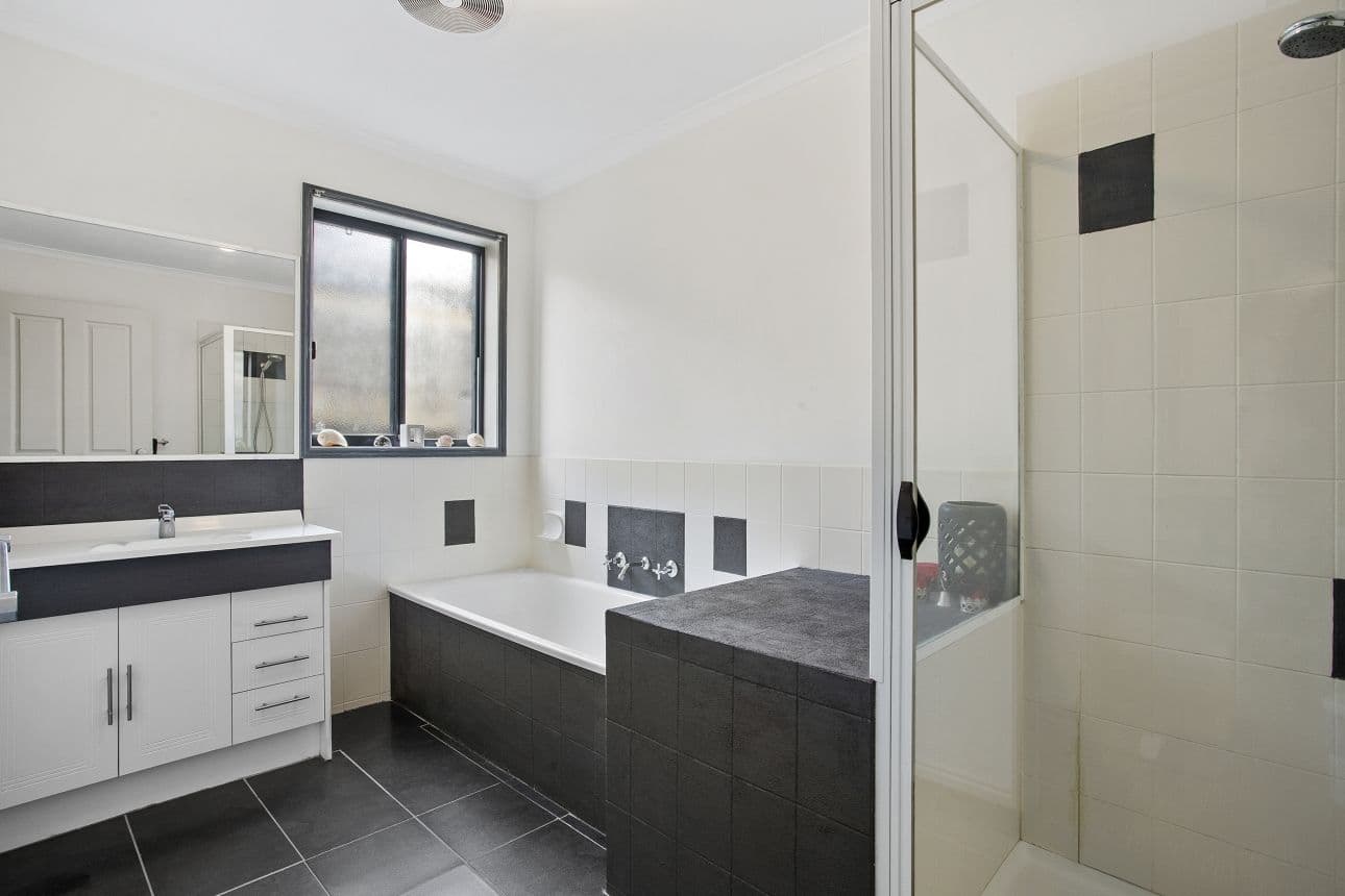 51 Paramount Crescent, St Albans Park VIC 3219, St Albans Park - Thumbnail 4
