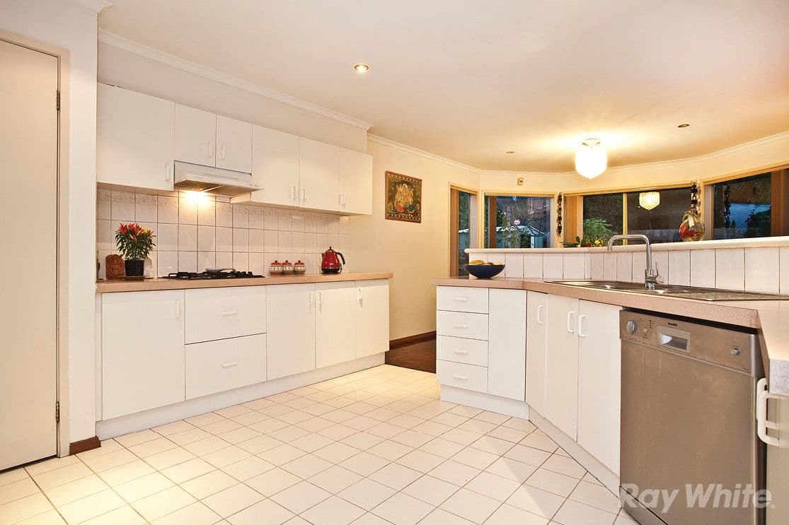 46 Jenola Parade, WANTIRNA SOUTH VIC 3152, Wantirna South - Thumbnail 2