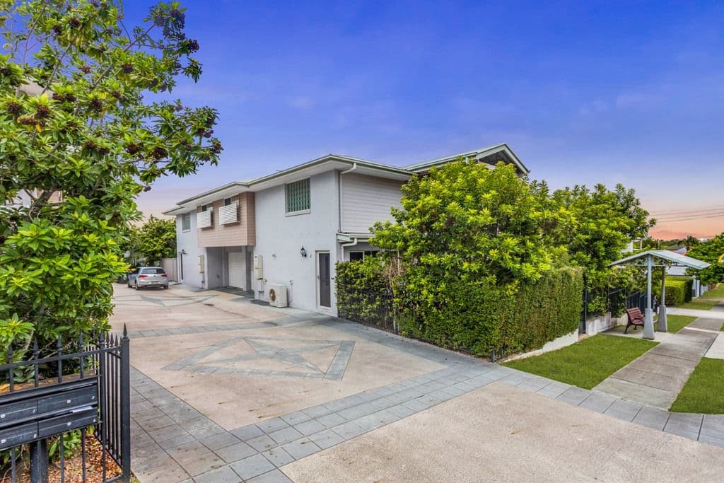 49 Clifford Street, Stafford QLD 4053, Stafford - Thumbnail 2
