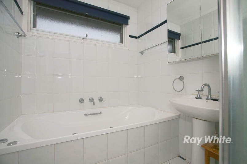 1 Montclair Close, SPRINGVALE SOUTH VIC 3172, Springvale South - Thumbnail 3