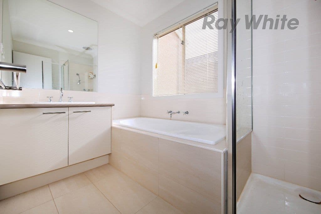 26 Coronat Drive, Point Cook VIC 3030, Point Cook - Thumbnail 6