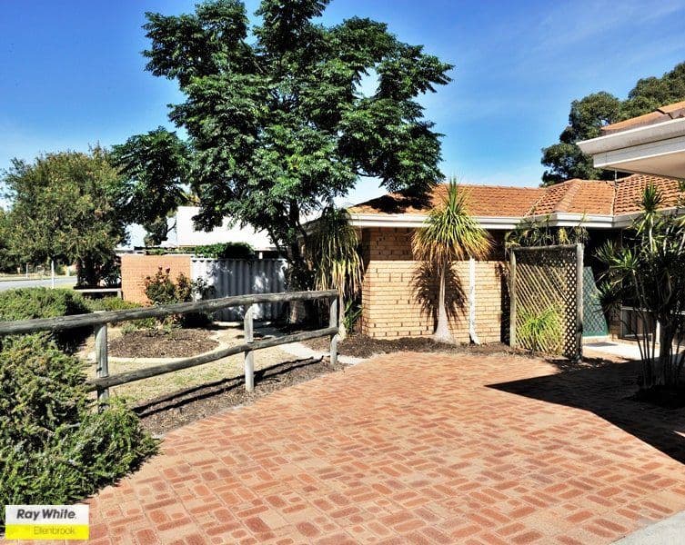 129 Bottlebrush Drive, KIARA WA 6054, Kiara - Thumbnail 5