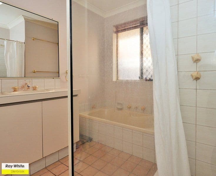 129 Bottlebrush Drive, KIARA WA 6054, Kiara - Thumbnail 7