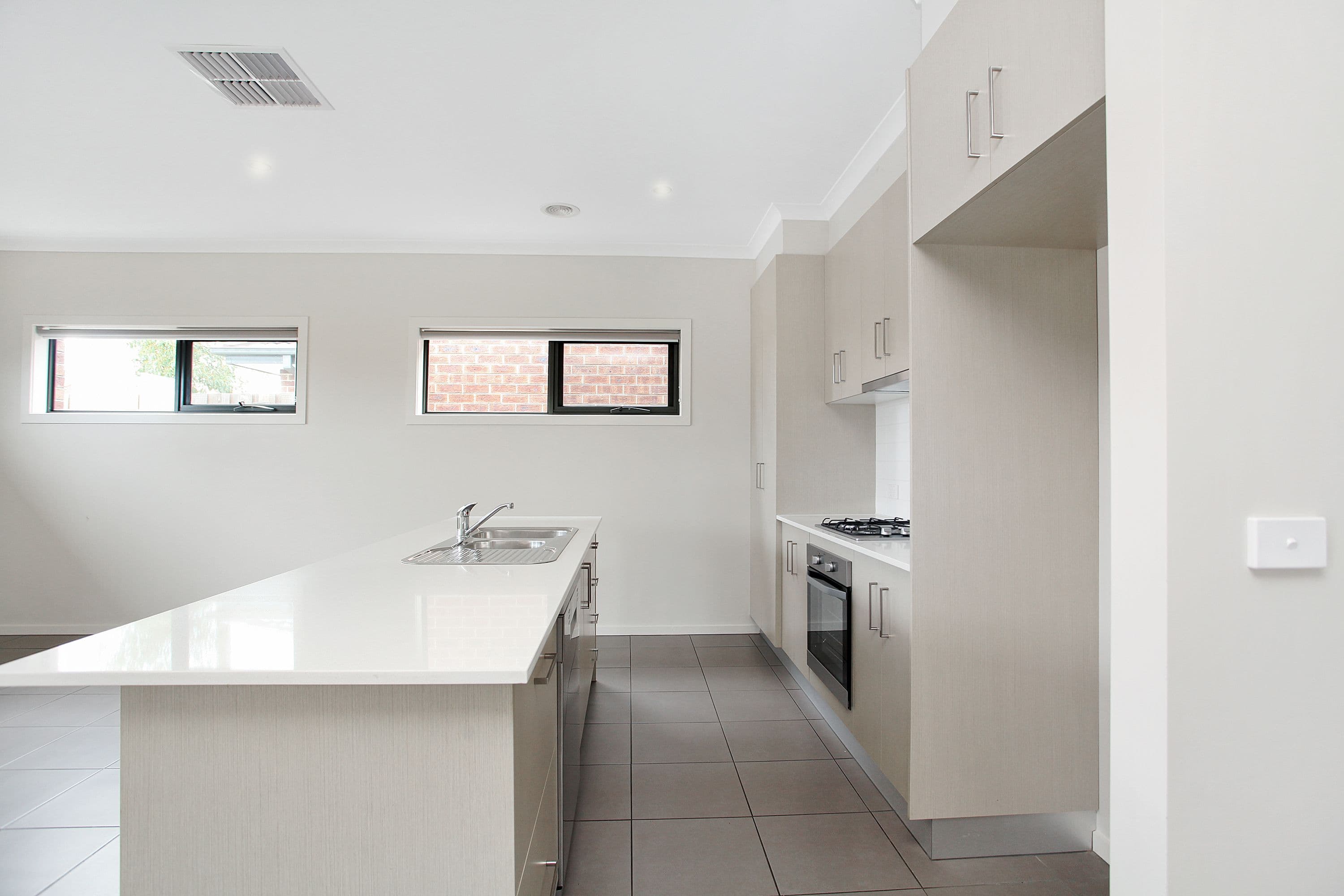 12 Wenlock Avenue, Altona Meadows VIC 3028, Altona Meadows - Thumbnail 2