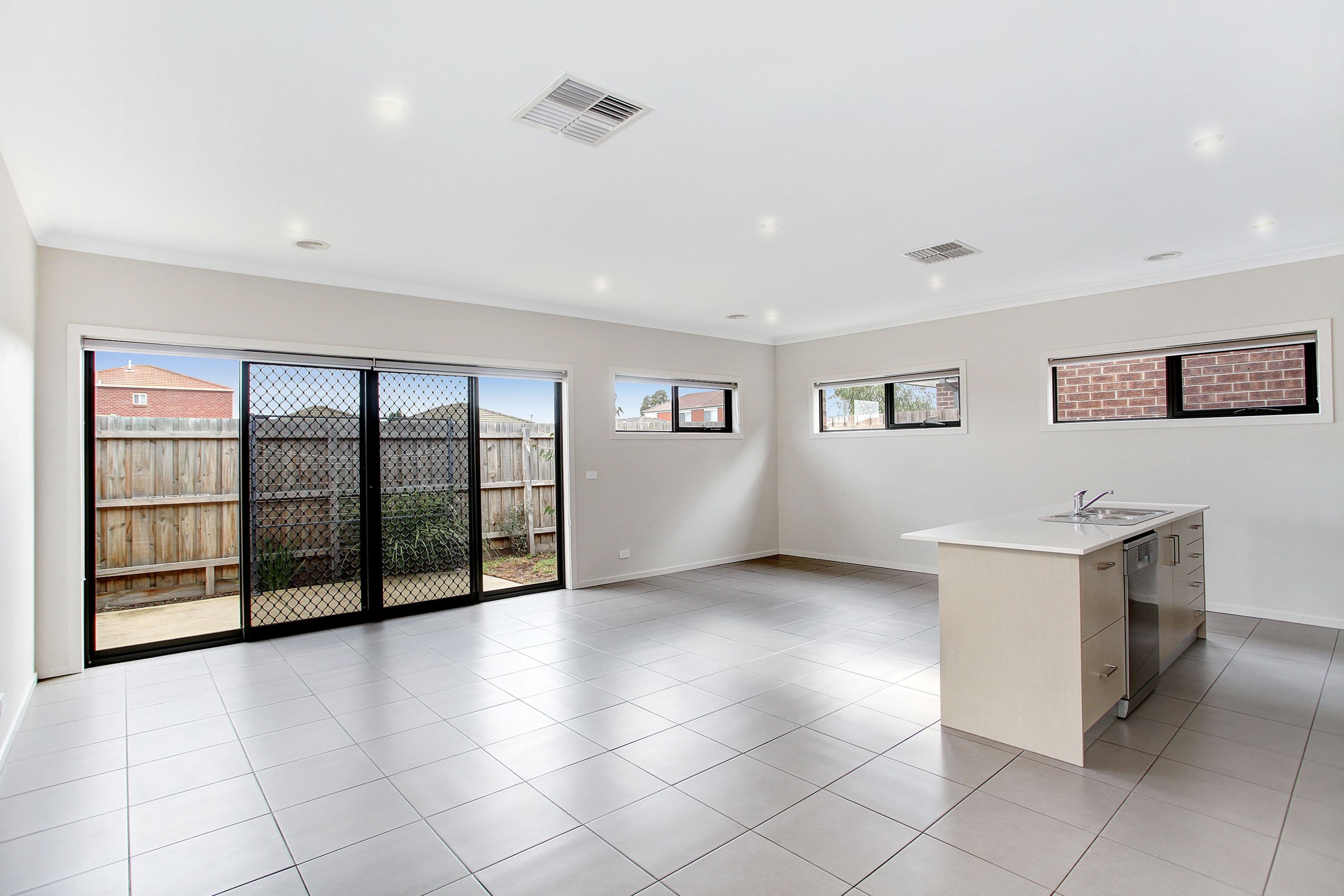 12 Wenlock Avenue, Altona Meadows VIC 3028, Altona Meadows - Thumbnail 5