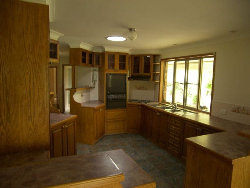 6 Diana Crescent, WITHCOTT QLD 4352, Withcott - Thumbnail 2