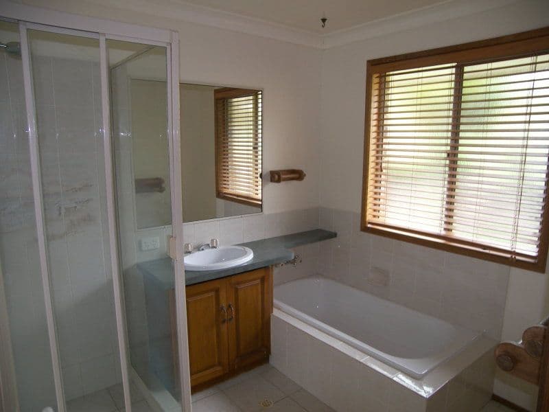 6 Diana Crescent, WITHCOTT QLD 4352, Withcott - Thumbnail 3