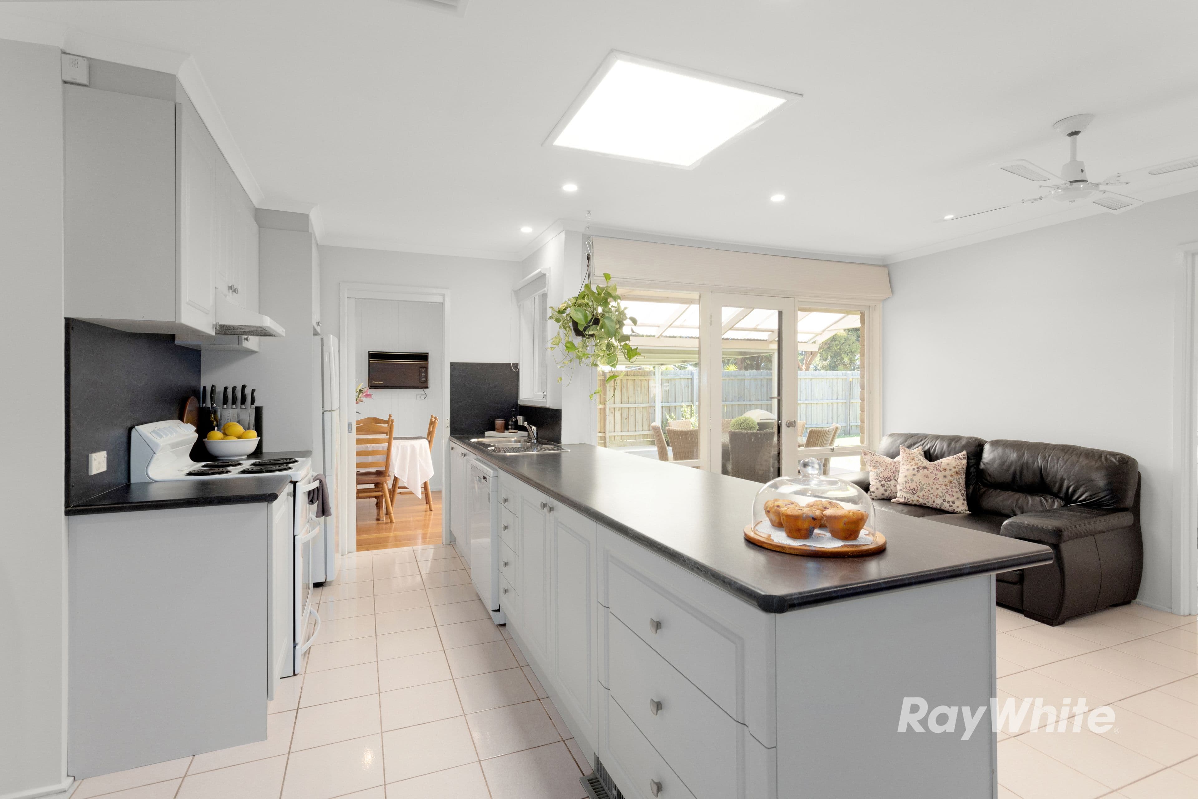 63 Arnold Drive, Scoresby VIC 3179, Scoresby - Thumbnail 3