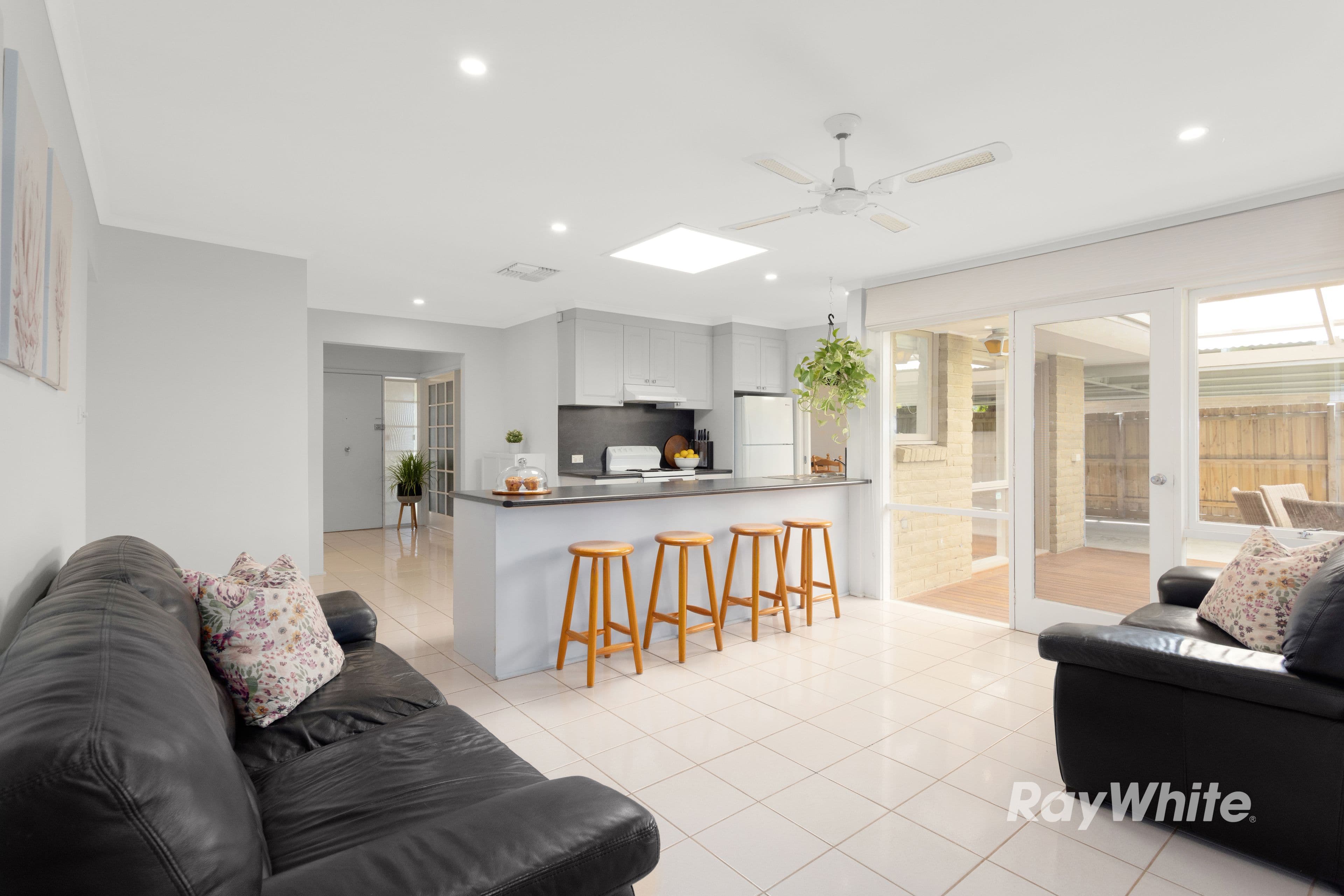 63 Arnold Drive, Scoresby VIC 3179, Scoresby - Thumbnail 4