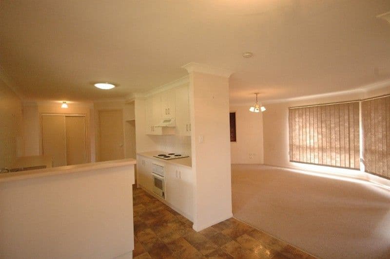 10 Tulip Court, MIDDLE RIDGE QLD 4350, Middle Ridge - Thumbnail 2