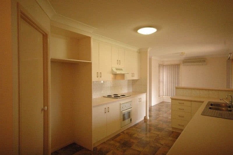 10 Tulip Court, MIDDLE RIDGE QLD 4350, Middle Ridge - Thumbnail 4
