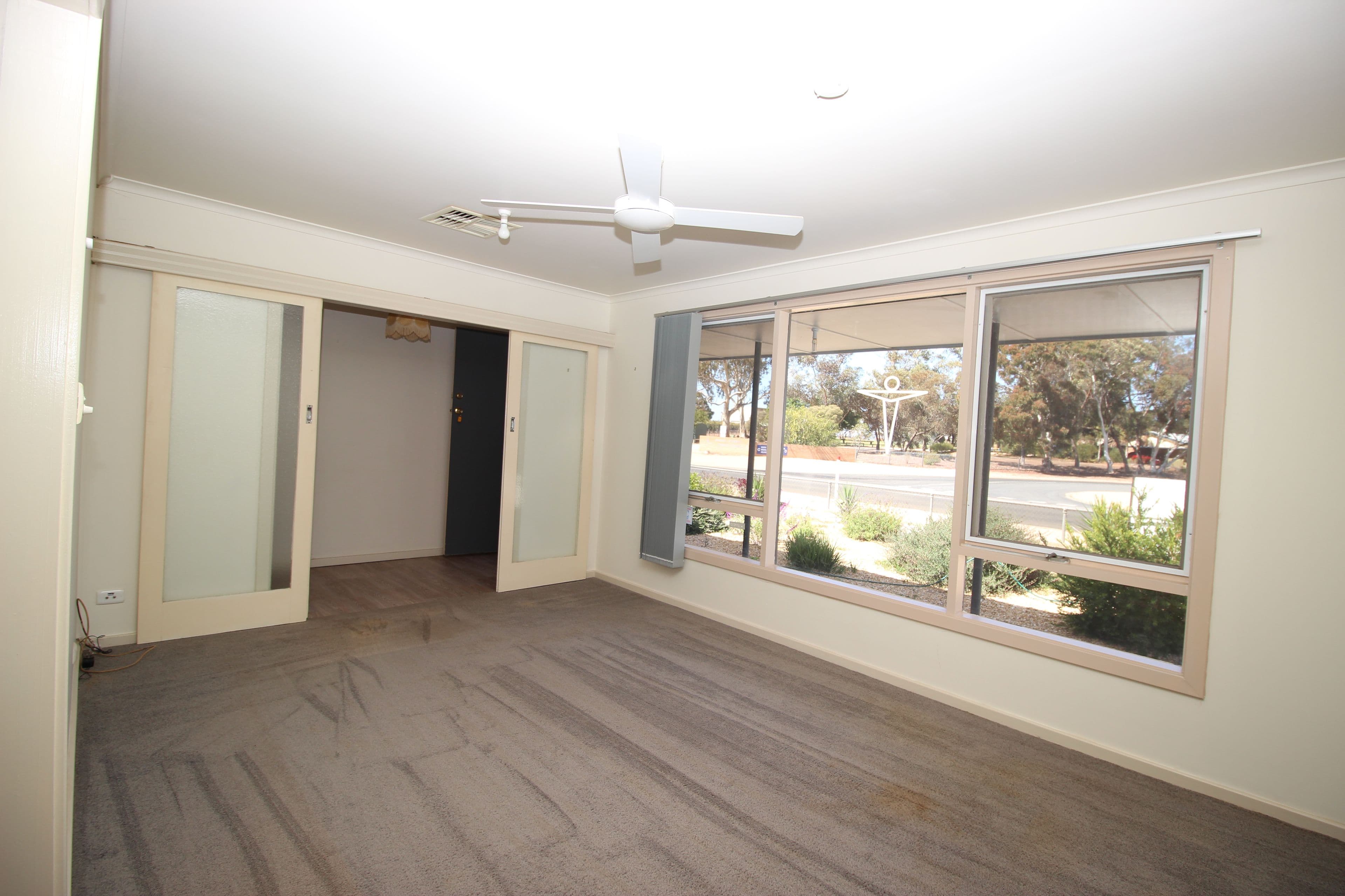 9 McCutcheon Street, Waikerie SA 5330, Waikerie - Thumbnail 2