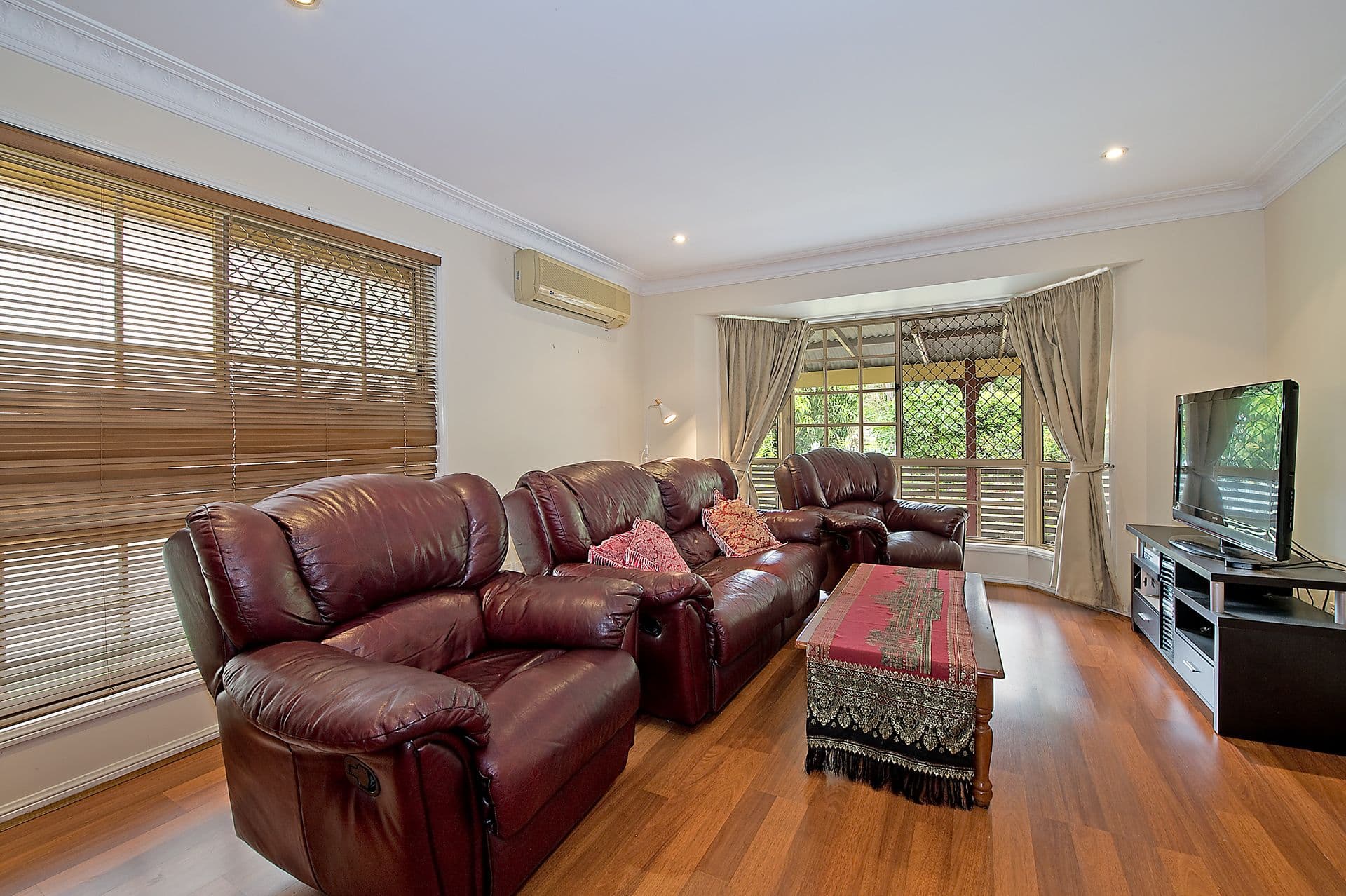 2 Roseann Street, Kallangur QLD 4503, Kallangur - Thumbnail 3