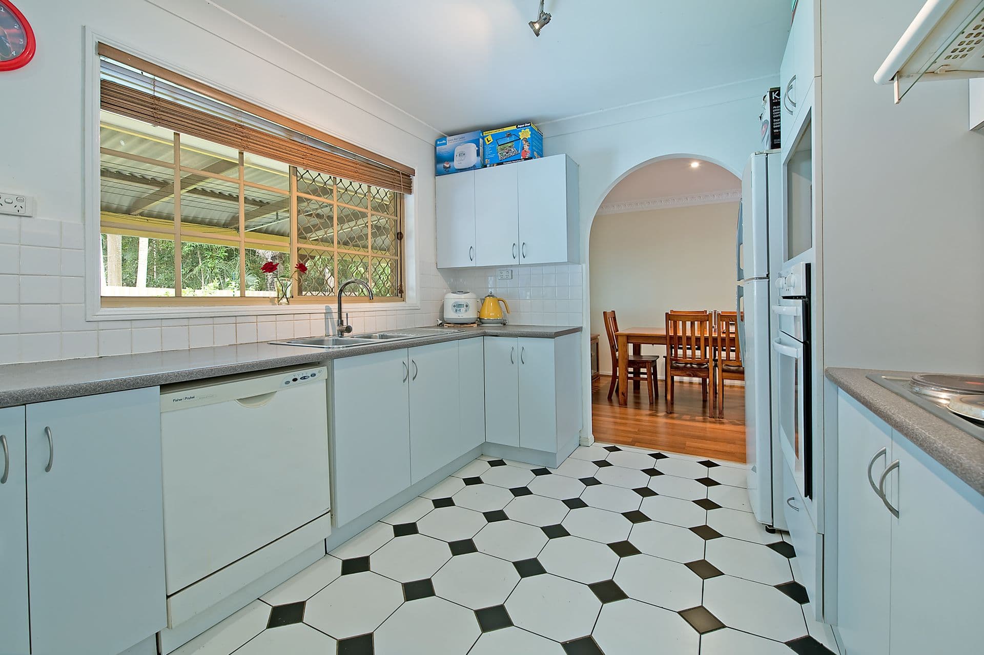 2 Roseann Street, Kallangur QLD 4503, Kallangur - Thumbnail 5