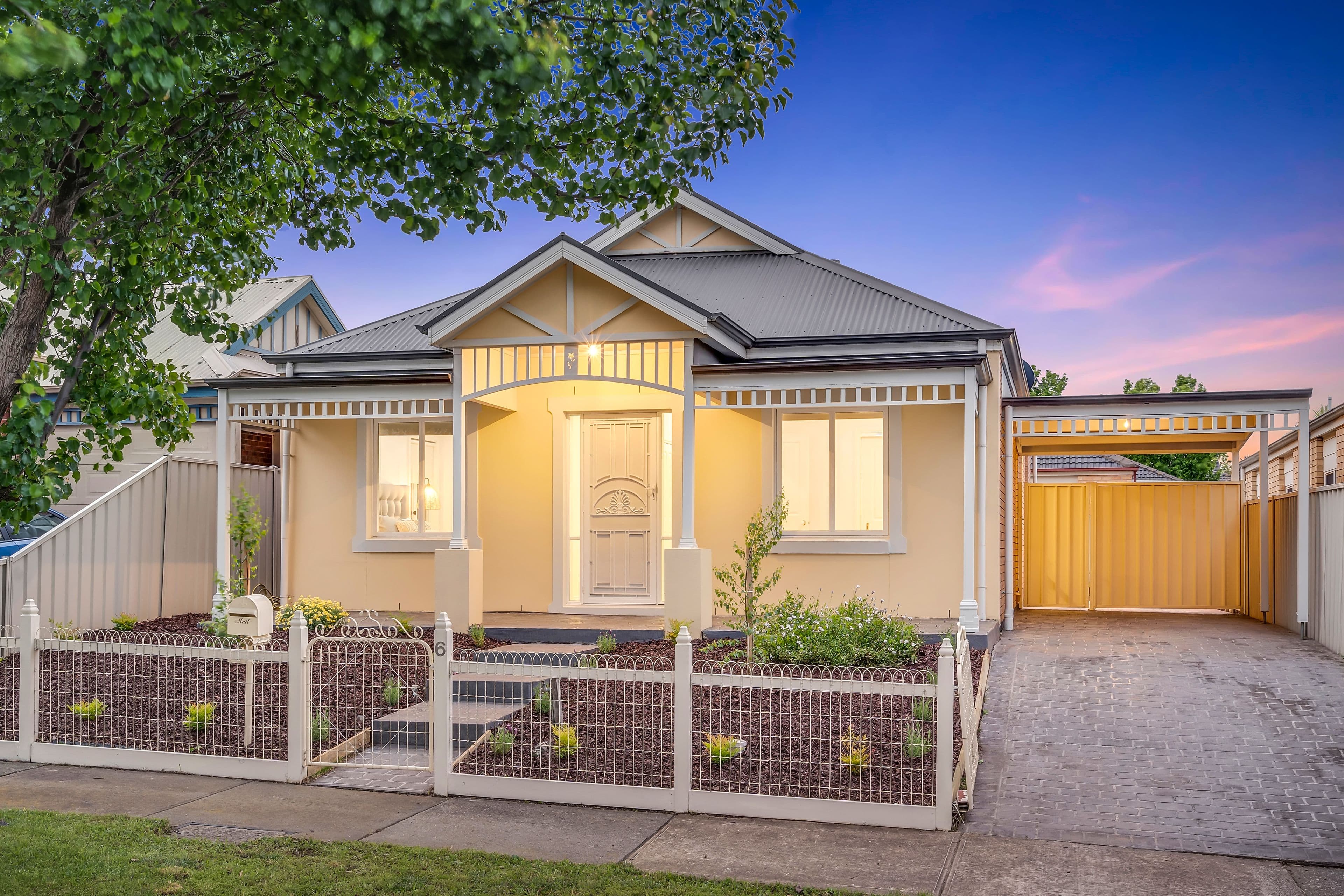 6 St Ives Place, Craigieburn VIC 3064, Craigieburn - Image 1