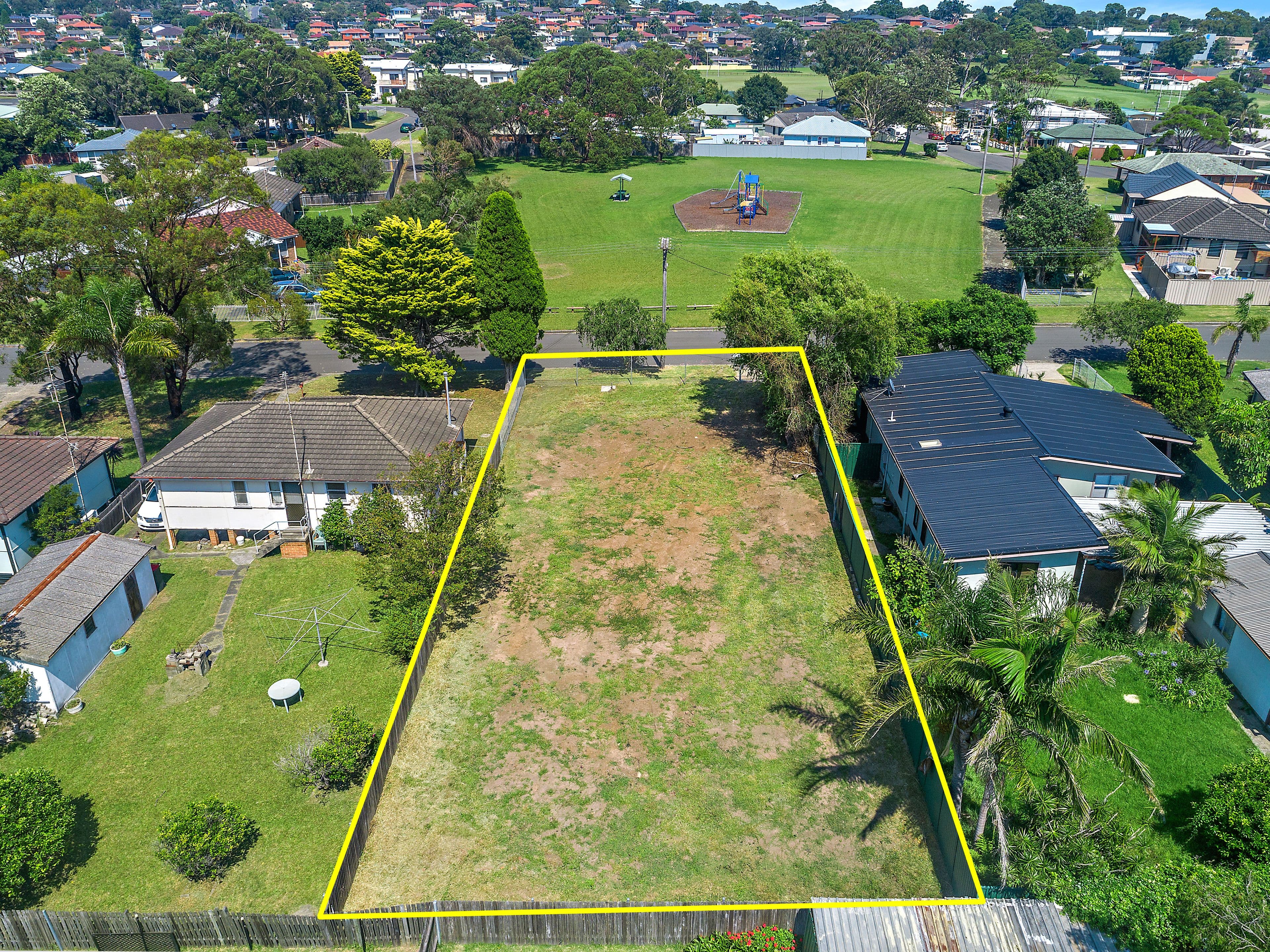 17 Messenger Road, Barrack Heights NSW 2528, Barrack Heights - Thumbnail 2