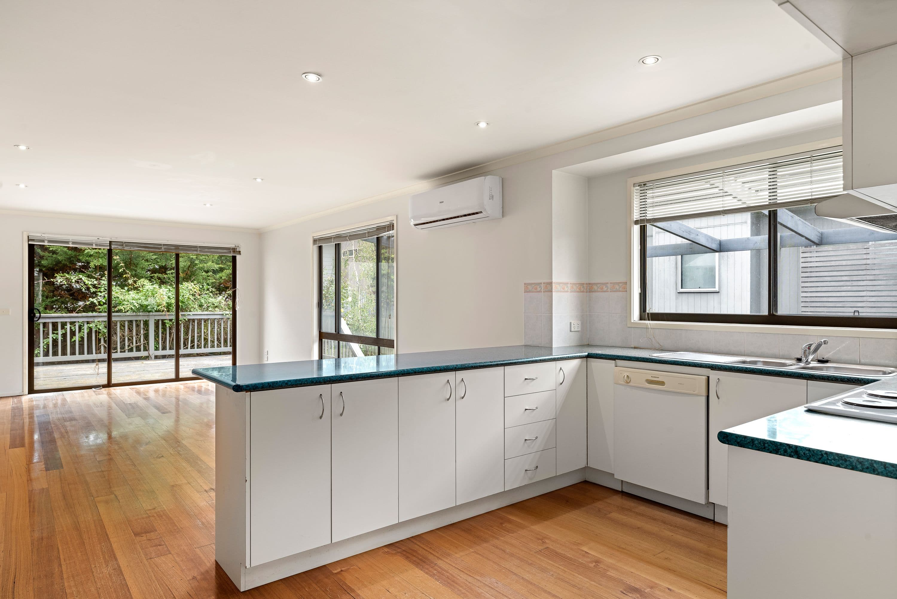 4 Chloe Close, Cowes VIC 3922, Cowes - Thumbnail 2
