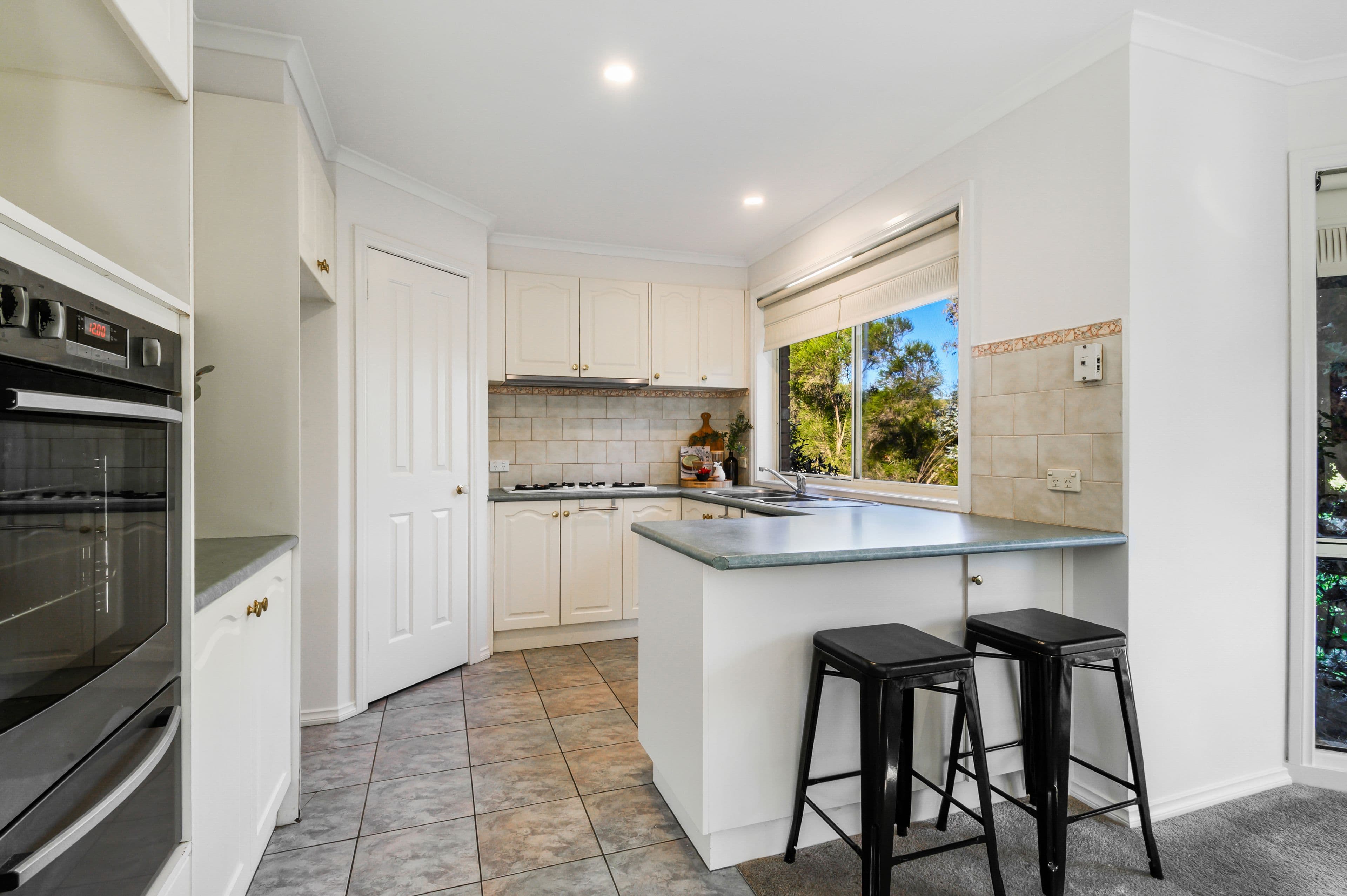 27 Meadowbank Avenue, Chirnside Park VIC 3116, Chirnside Park - Thumbnail 3