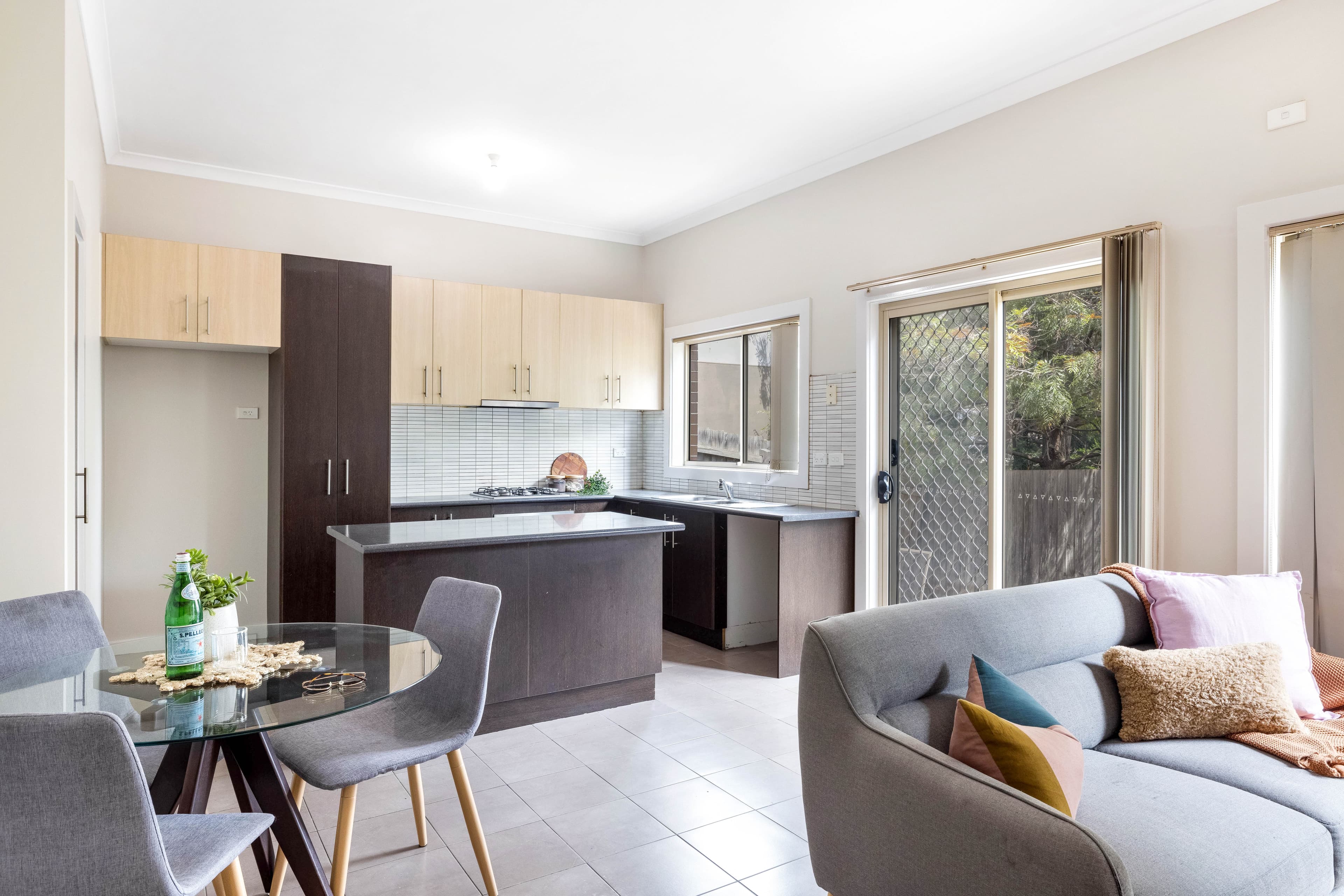 15 Bicentennial Crescent, Meadow Heights VIC 3048, Meadow Heights - Thumbnail 3