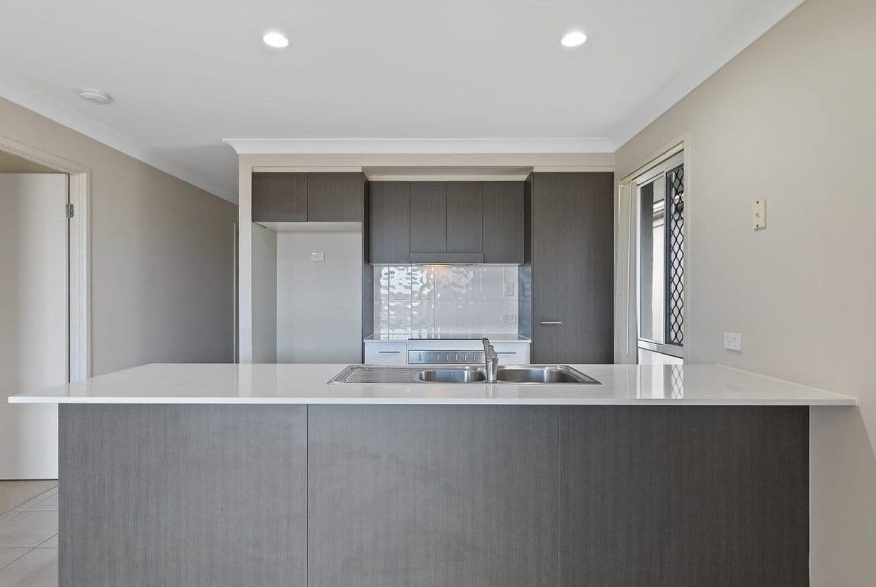 12 Severn Crescent, North Lakes QLD 4509, North Lakes - Thumbnail 2