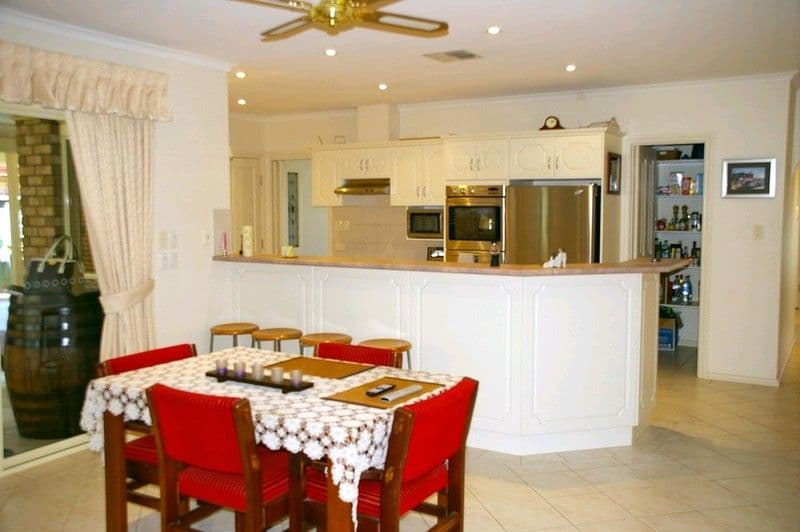 2 Sorrento Court, RENMARK SA 5341, Renmark - Thumbnail 4