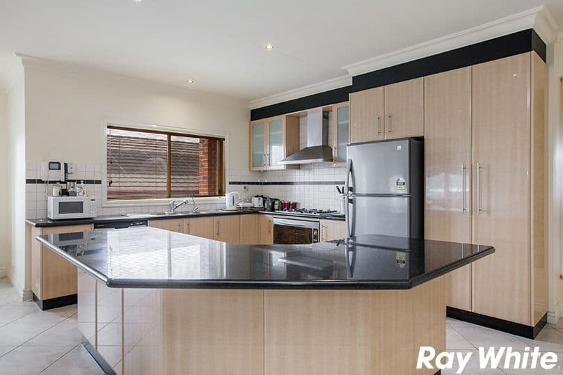 6 Shapiro Rise, South Morang VIC 3752, South Morang - Thumbnail 2