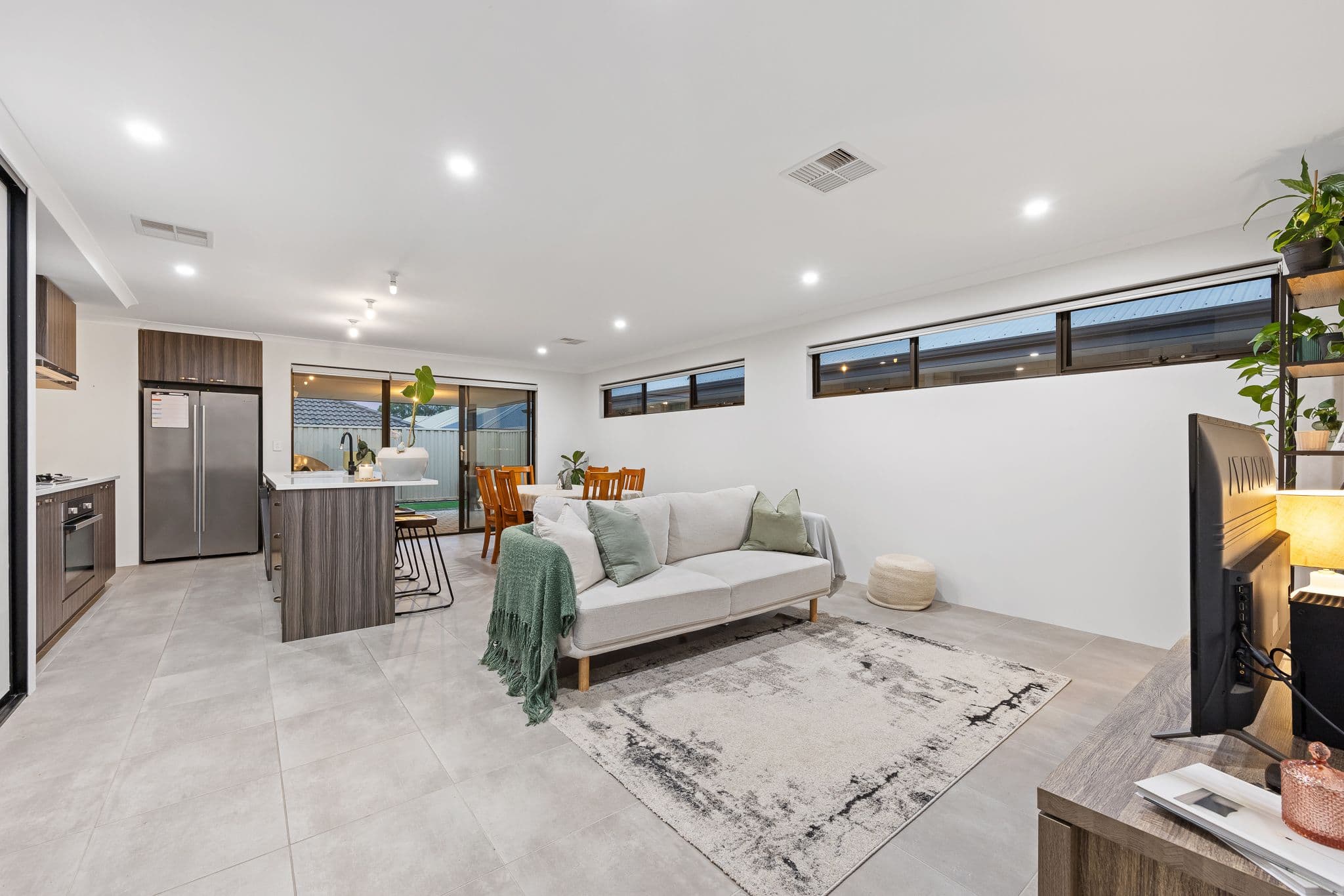 11 Lancaster Loop, Piara Waters WA 6112, Piara Waters - Thumbnail 2