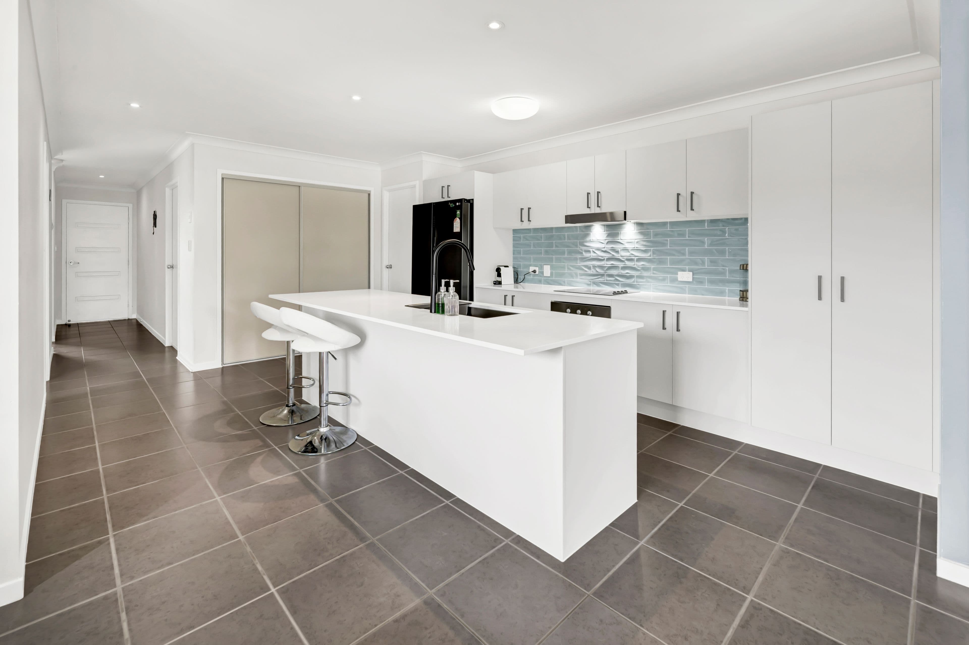 4 Reagan Close, Pimpama QLD 4209, Pimpama - Thumbnail 2