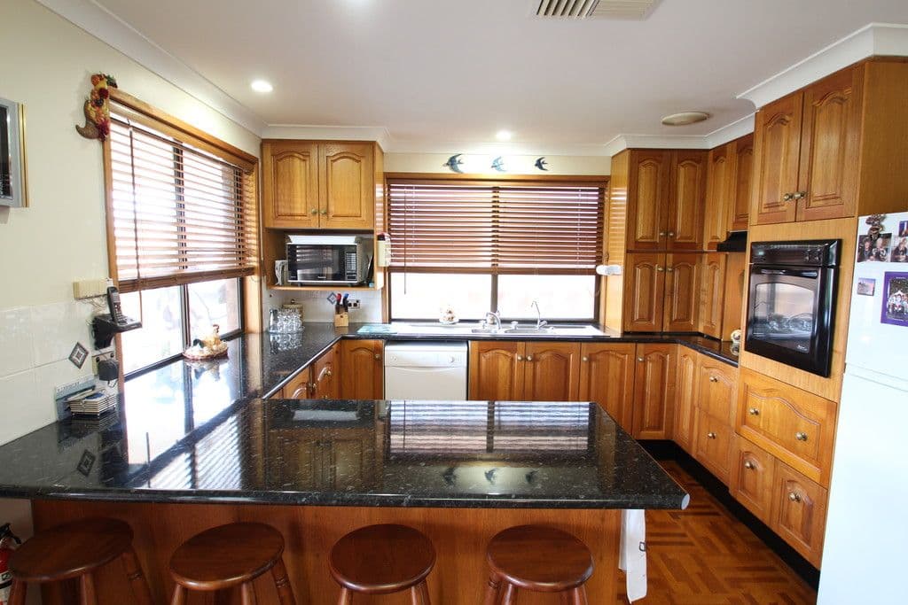 4 Cambridge Street, Harristown QLD 4350, Harristown - Thumbnail 3