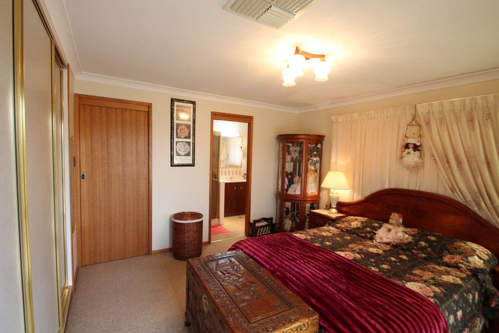 4 Cambridge Street, Harristown QLD 4350, Harristown - Thumbnail 7
