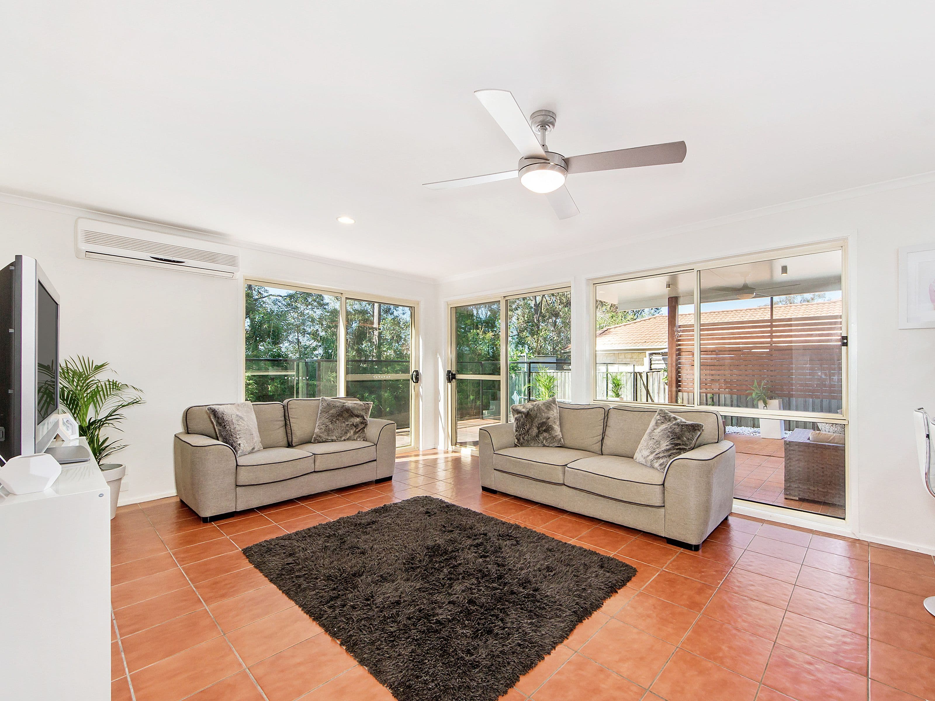 16 Wiltshire Drive, Mudgeeraba QLD 4213, Mudgeeraba - Thumbnail 4