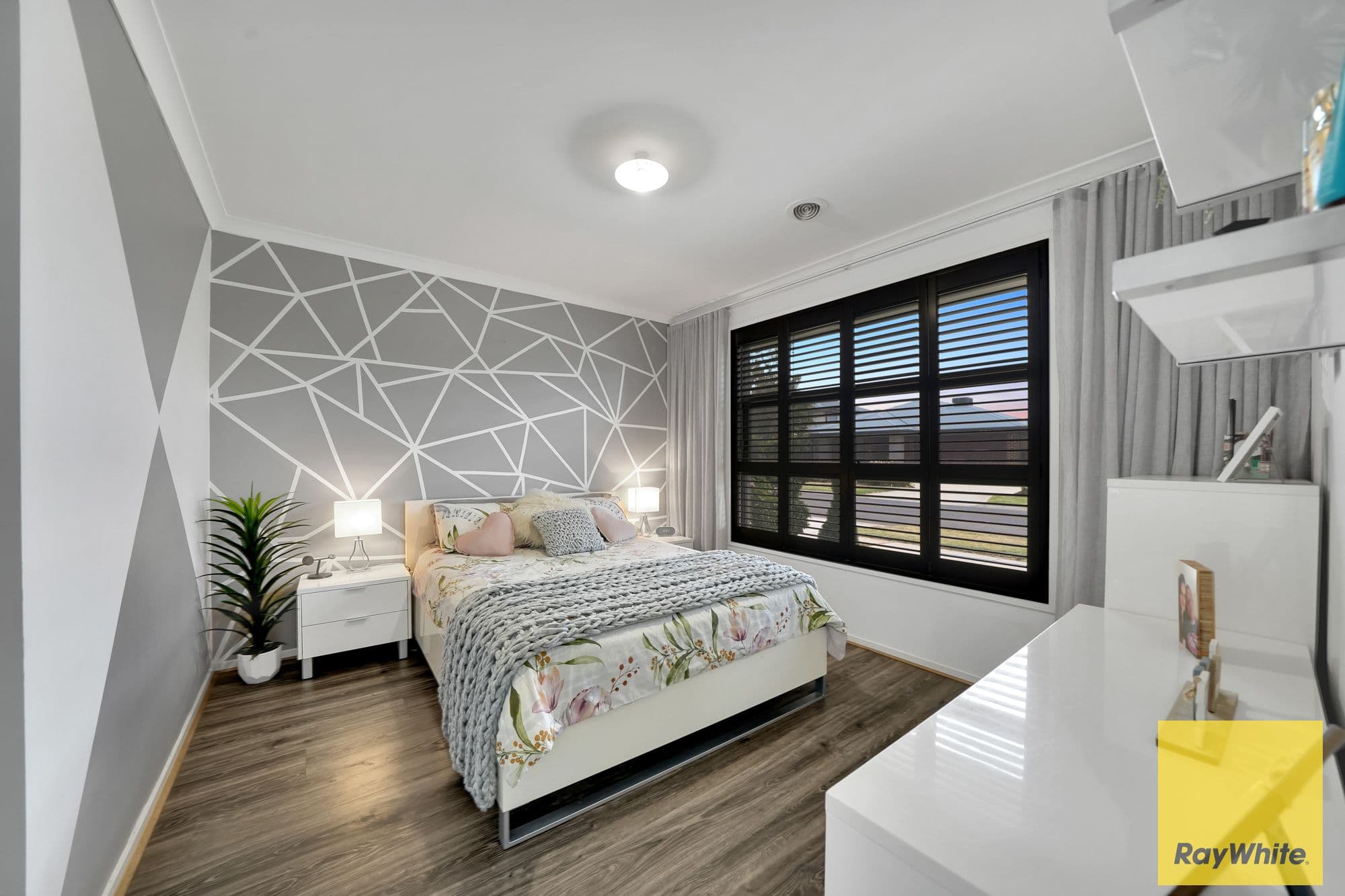 12 Tulipwood Avenue, AINTREE VIC 3336, Aintree - Thumbnail 4