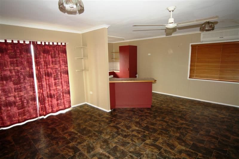 28 Owen Street, DALBY QLD 4405, Dalby - Thumbnail 4