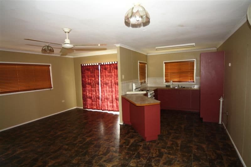 28 Owen Street, DALBY QLD 4405, Dalby - Thumbnail 5