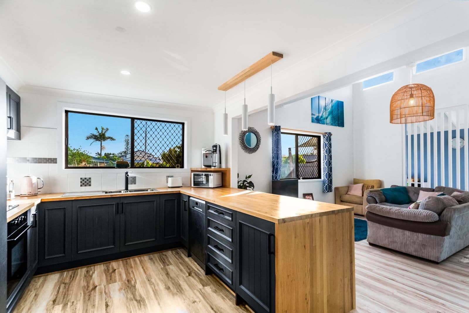 28 Barrine Crescent, Coombabah QLD 4216, Coombabah - Thumbnail 2
