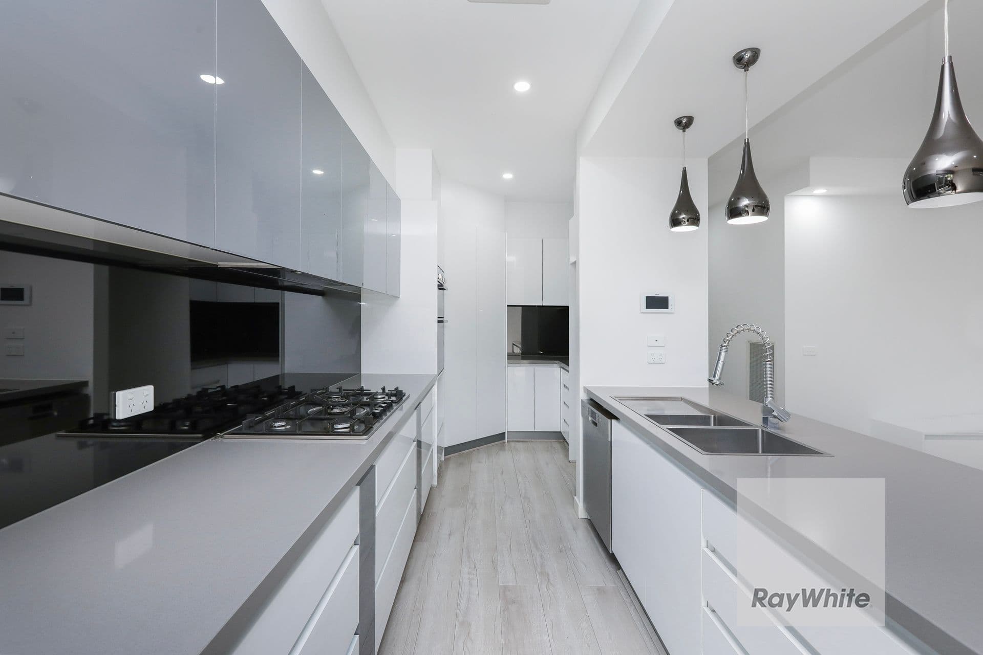 6 Crestwood Road, Greenvale VIC 3059, Greenvale - Thumbnail 6