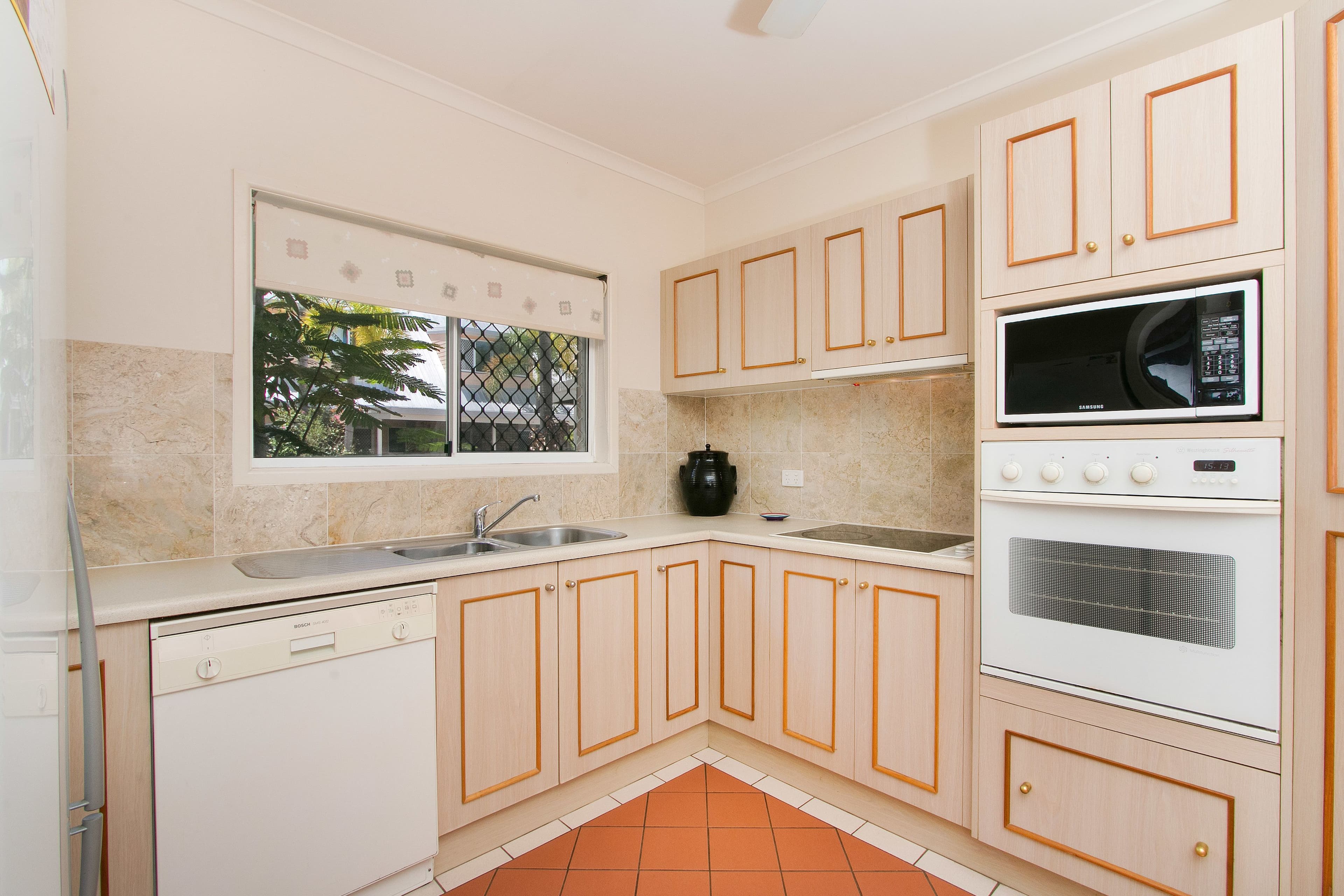 77-79 Moore Street, Trinity Beach QLD 4879, Trinity Beach - Thumbnail 3