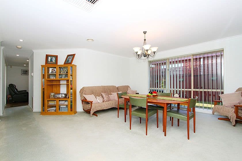 5 Silvertop Court, MILL PARK VIC 3082, Mill Park - Thumbnail 4