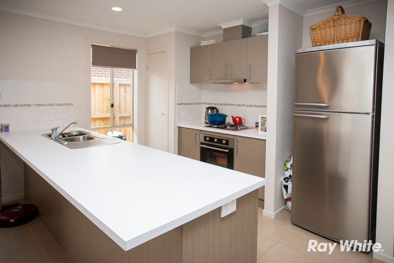 27 Stanhope Place, PAKENHAM VIC 3810, Pakenham - Thumbnail 5