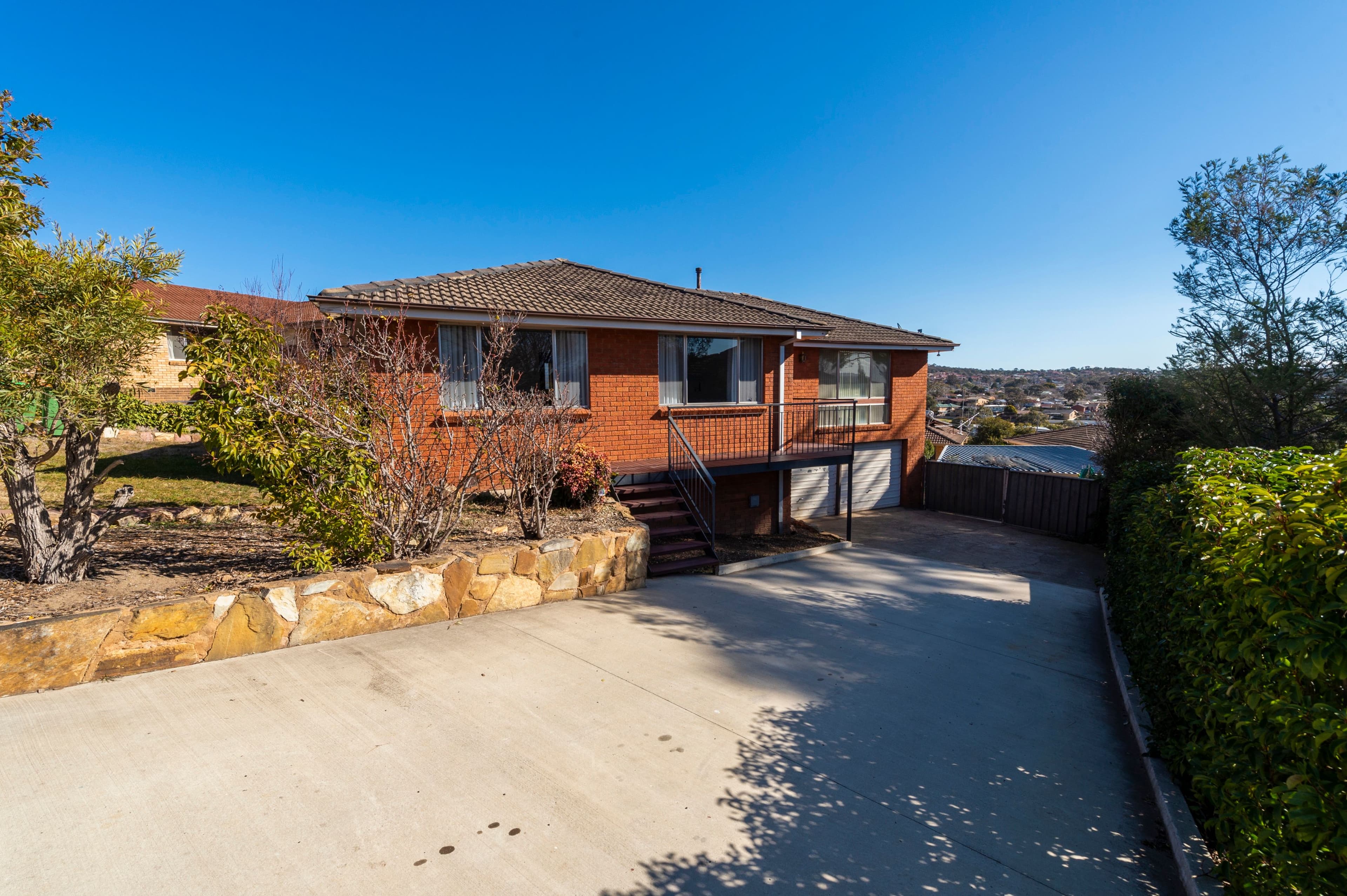 18 Pindari Cresent, Queanbeyan NSW 2620, Queanbeyan - Image 1